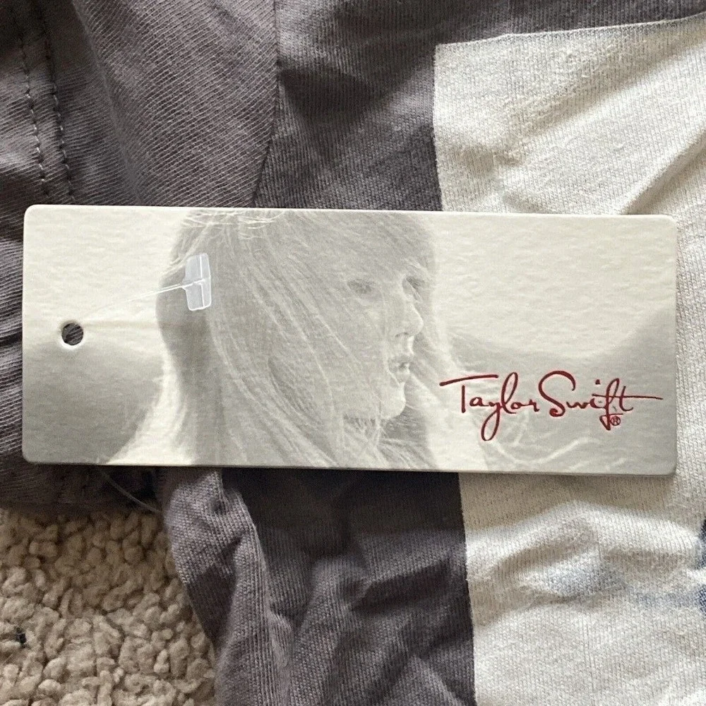 NEW Taylor Swift 2012 Official Red Grey Tee T-shirt Youth‎ Size Small - Picture 7 of 12